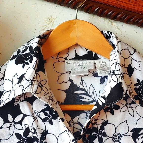Worthington Petite Stretch Florals Blouse - Picture 5 of 11
